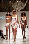 Amsterdam 11 juli 2004
Modeshow Wolford in het Amstel Hotel. 
Anoushka Wind Badkleding
