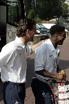 Amsterdam 8 juni 2004
Ronald Waterreus en Clarence Seedorf bij vertrek Nederlands elftal naar Portugal.