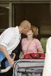 Amsterdam 8 juni 2004
Jaap Stam kust zijn vrouw Marianne bij vertrek Nederlands elftal naar Portugal.