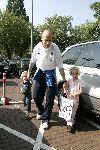Amsterdam 8 juni 2004
Jaap Stam  met dochters bij vertrek Nederlands elftal naar Portugal.