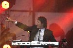 Rotterdam 10 juni 2004
Marco Borsato in de kuip.  Jeroen Rietbergen toetsenist