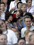 Rotterdam 14 juni 2004
Katja Schuurman kussend met haar nieuwe vriendje Thijs Romer bij Marco Borsato in de kuip.