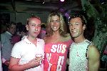 Bloemendaal 2 juni 2004
Feestje Jacky bij strandtent Vroeger.
Kelly met 2 vrienden