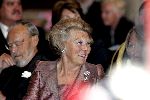 Amsterdam 24 juni 2004
Prins Bernhard en Koningin Beatrix bij uitreiking zilveren anjers  in paleis op de dam.