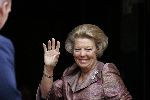 Amsterdam 24 juni 2004
Prins Bernhard en Koningin Beatrix bij uitreiking zilveren anjers  in paleis op de dam.
