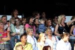 Rotterdam 14 juni 2004
  Marco Borsato in de kuip. Leontine Borsato met Jada en Vivian Reys met Senna en Lieke v Lexmond