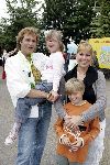 Harderwijk 28 juni 2004
Premiere show in dolfinarium. Maarten Peters en Margriet Eshuys met kinderen