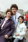 Amsterdam 23 juni 2004
Olympische fakkel in Amsterdam. 
Marc Klein Essink met vrouw en dochter