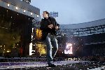 Rotterdam 10 juni 2004
Marco Borsato in de kuip.    
Peter Smulders bv