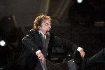 Rotterdam 10 juni 2004
Marco Borsato in de kuip.   
Peter Smulders bv