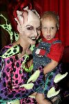 Kaatsheuvel 15 juni 2004
Perspresentatie van  de kleine zeemeermin.
Mariska v Kolck met zoontje Vincent