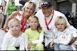 Harderwijk 28 juni 2004
Premiere show in dolfinarium.  
Marleen Houter met gezin
