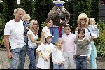 Harderwijk 28 juni 2004
Premiere show in dolfinarium. 
Mary Borsato met Silvana Borsato Wino Omtzigt en Rosanna Lima