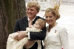 Den Haag 12 juni 2004
Doop Prinses Amalia in grote kerk Den Haag.
Prins Willem Alexander met prinses Amalia en Maxima