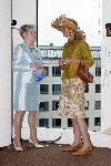 Den Haag 17 juni 2004
Maxima en Maria v d Hoeven bij opening nieuwe gebouw OCW.