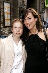 Amsterdam 1 juni 2004
Premiere Harry Potter in Tuschinski .
Meike idols met broertje