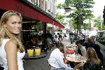 Amsterdam 30 juni 2004
Nicolette v Dam op cornelis schuytstraat