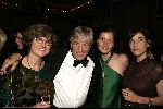 Amsterdam 1 juni 2004
Paul Verhoeven krijgt Bert Haanstra prij in Paradiso.
Paul Verhoeven met vrouw en dochters