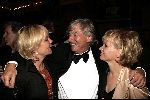 Amsterdam 1 juni 2004
Paul Verhoeven krijgt Bert Haanstra prij in Paradiso.
Paul Verhoeven met Renee Soutendijk en Monique v d Ven