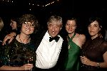 Amsterdam 1 juni 2004
Paul Verhoeven krijgt Bert Haanstra prij in Paradiso.
Paul Verhoeven met vrouw en dochters
Peter Smulders bv