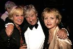Amsterdam 1 juni 2004
Paul Verhoeven krijgt Bert Haanstra prij in Paradiso.
Paul Verhoeven met Renee Soutendijk en Monique v d Ven