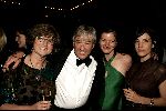 Amsterdam 1 juni 2004
Paul Verhoeven krijgt Bert Haanstra prij in Paradiso.
Paul Verhoeven met vrouw en dochters
