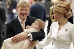 Den Haag 12 juni 2004
Doop Prinses Amalia in grote kerk Den Haag.
Prins Willem Alexander met prinses Amalia en Maxima