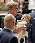 Den Haag 12 juni 2004
Doop Prinses Amalia in grote kerk Den Haag.
Prins Willem Alexander met prinses Amalia