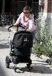 Amsterdam 16 juni 2004
Prinses Annette Sekreve met zoontje Prins Sam v Vollenhoven
Bugaboo wandelwagen