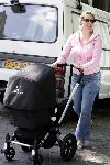 Amsterdam 16 juni 2004
Prinses Annette Sekreve met zoontje Prins Sam v Vollenhoven
Bugaboo wandelwagen