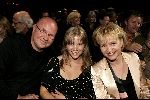 Amsterdam 1 juni 2004
Paul Verhoeven krijgt Bert Haanstra prij in Paradiso.
Renee Soutendijk met dochter en man