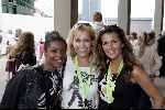 Harderwijk 28 juni 2004
Premiere show in dolfinarium. 
Silvana Simons met Tanja Jess en Quincy Trustful