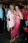 Bloemendaal 2 juni 2004
Feestje Jacky bij strandtent Vroeger.
Suze Mens en Suze Mens Jr.