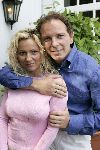 Vinkeveen 11 juni 2004
Presentatie cd Robert Leroy bij de plashoeve.
Robert Leroy met Tatjana