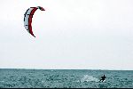 Bloemendaal 2 juni 2004
Wouter Nicolaas kite surfen in Bloemendaal