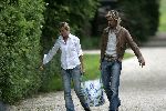 Nigtevecht 17 juni 2005
Wendy v Dijk verhuizen naar haar nieuwe huis op Zwaanwijck samen met een vriendin en Chris Zegers.