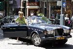 Amsterdam 18 juni 2005
Connie Breukhoven met Marvin Shanne en Edwin in Bentley Cabrio op de cornelis schuytstraat