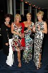 Monaco 10 september 2004
Modeshow Monique Collignon in Grimaldi. 
Inge Ipenburg met zussen Monique Collignon