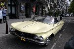 Amsterdam 8 juni 2005
Presentatie cd Karin Bloemen in Carre.
Karin in Buick cabrio voor carre.