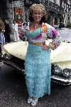 Amsterdam 8 juni 2005
Presentatie cd Karin Bloemen in Carre.
Karin in Buick cabrio voor carre.
