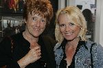 Bloemendaal 1 juni 2005
haringparty radio Noordzee bij tropen aan zee.
pamela Teves met collega