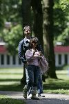 Amsterdam 31 mei 2005
Tatjana met haar vriend Ewald laten hun 2 honden uit in het park.
