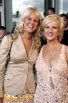Amsterdam 6 juni 2005
Uitreiking Johnny Kraaykamp musical awards in Nieuwe luxor.
Tineke Schouten met dochter