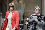 Amsterdam 1 juni 2005
Tineke de Groot met cameraman op pc hooftstraat