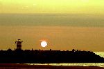 Scheveningen 9 juni 2005
Maxima  zwanger en Prins Willem Alexander bij strandtent Wij.
Feestje van Wapem. zonsondergang