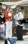 Muiden 28 mei 2005
Koningin Beatrix varen met Mabel Wisse Smit prinses Luana en prins Friso