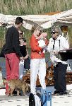 Muiden 28 mei 2005
Koningin Beatrix varen met Mabel Wisse Smit prinses Luana en prins Friso