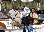 Muiden 28 mei 2005
Koningin Beatrix varen met Mabel Wisse Smit prinses Luana en prins Friso. hond koningin