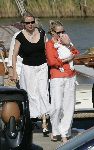Muiden 28 mei 2005
Koningin Beatrix varen met Mabel Wisse Smit prinses Luana en prins Friso