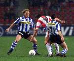 Luc Nilis in duel met Bert Zuurman
EVV-PSV 0-5
09 maart 1999
